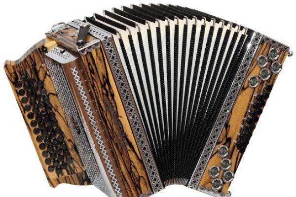 stubach-klassik-white-makassar-544x400649AB0D0-78AA-9565-64F8-54190753ED19.jpg
