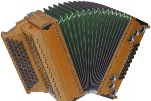 steirische-harmonika-ar-50-18-dh-nussbaum-1-563x4002E3A379A-BC7F-DAA8-46C2-D1B04B545A1C.jpg