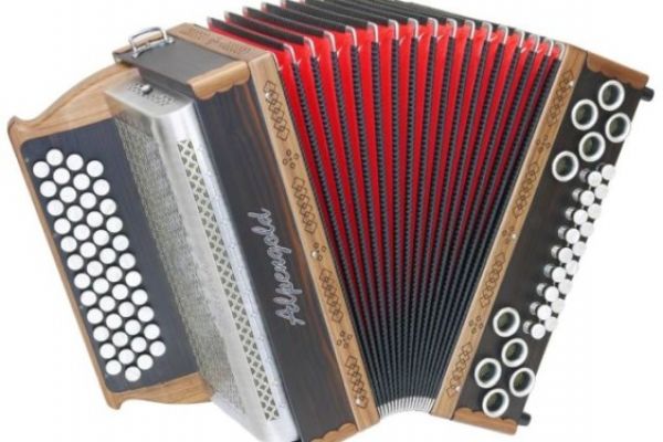 alpengold-stubach-klassik-natur-48-18-makassar-nuss-1klein-563x400B1F18051-50B7-A961-2268-5F15C215D2D1.jpg