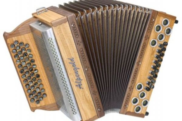 alpengold-stubach-klassik-natur-48-18-olive-nuss-klein-563x400B912CD97-478F-0E81-3119-534486F2537C.jpg