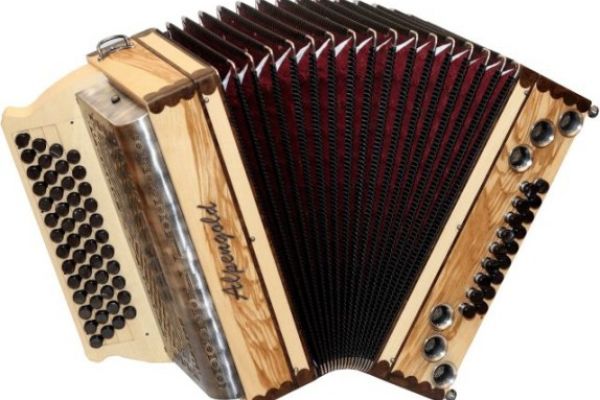stubach-klassik-natur-50-18-olivesche-nuss-574x4001EAC93B4-6512-097C-CA46-7DD1ED8B5692.jpg
