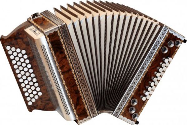 st-46-18-w-nuss-hausberger-1088-595x400582CBBE4-1B07-BFF5-B5DA-FB5EBDDA89F0.jpg