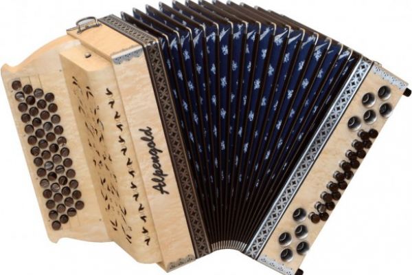 st-50-18-ahorn-holzverdeck-587x400DD5950D7-F211-86E2-668E-14214D9B142A.jpg