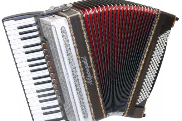 akkordeon-alpengold-sinova-496-cmh-makassar-1-563x400EFB95F67-C098-3DC9-222D-2F7E26E5966A.jpg